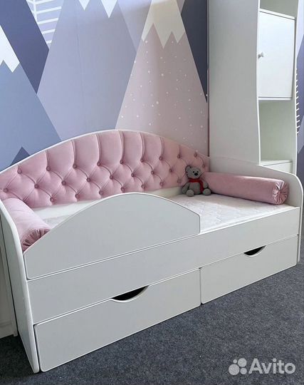 Детская кровать с каретной стяжкой мечта