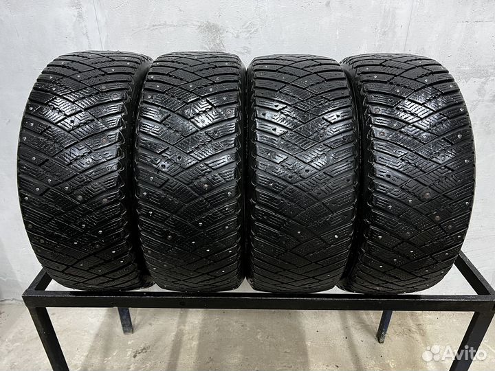 Goodyear Ultragrip Ice Arctic 215/50 R17 95T