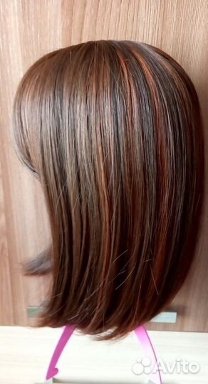 Парик Каре тёмно-коричневый с рыжеватыми прядями