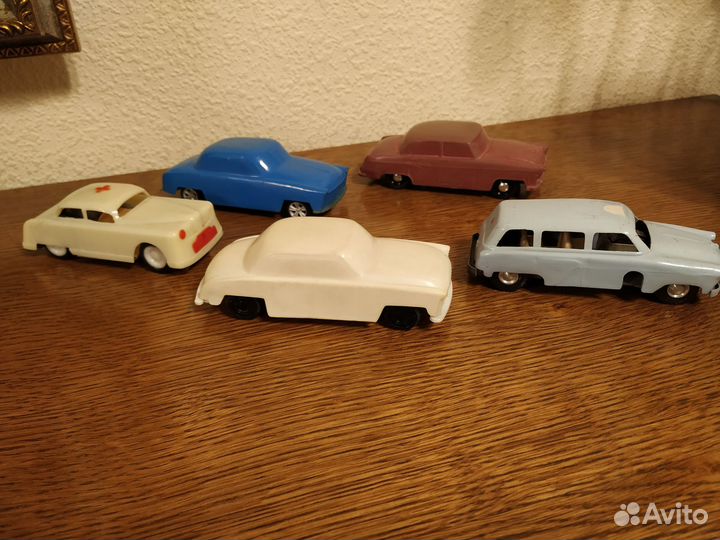 Все в наличии 4 Волги,1 зим скорая