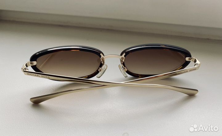 Солнцезащитные очки женские Michael Kors