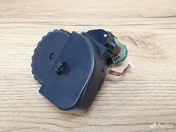 Левое колесо в сборе для робота пылесоса Tefal