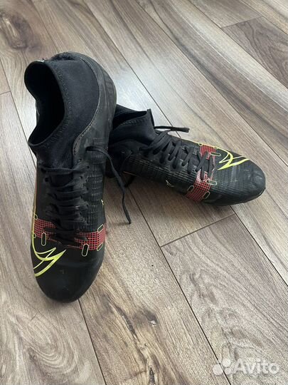 Футбольные бутсы nike