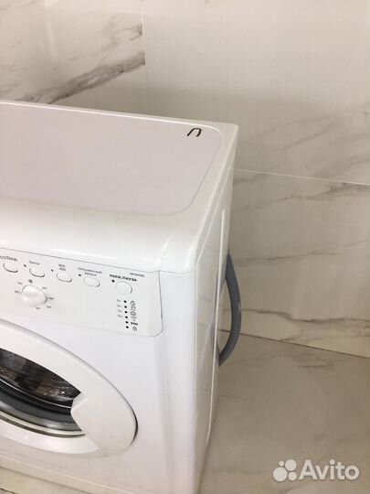 Стиральная машина Indesit 4 кг 33см