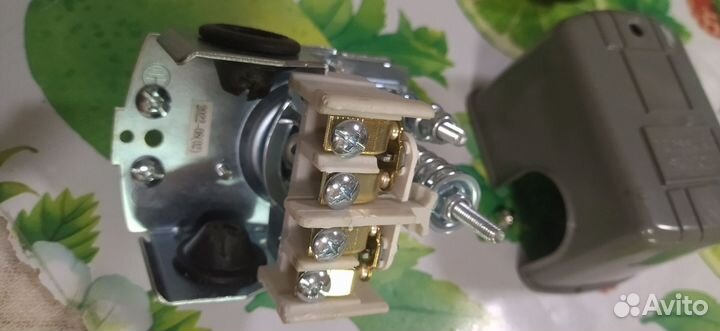 Реле давления воды с манометром (комплект)