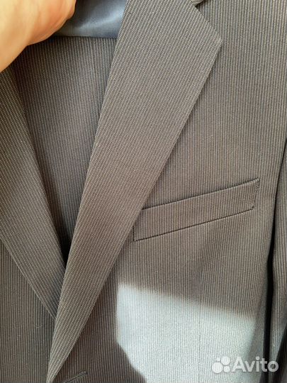 Костюм школьный на мальчика новый 152