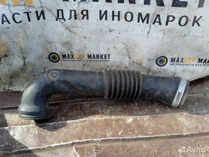 Патрубок воздушного фильтра Ford Fusion 2002 (б/у)