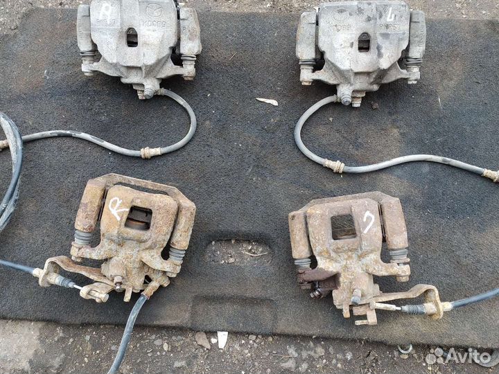 Комплект тормозных суппортов Mazda 6