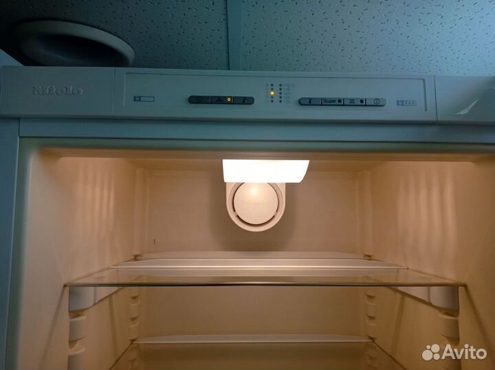 Холодильник Miele