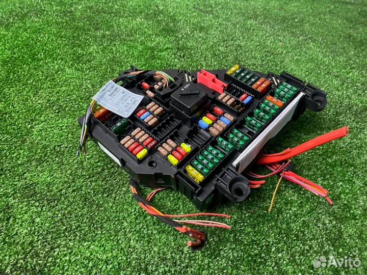 Блок предохранителей задний Bmw F02