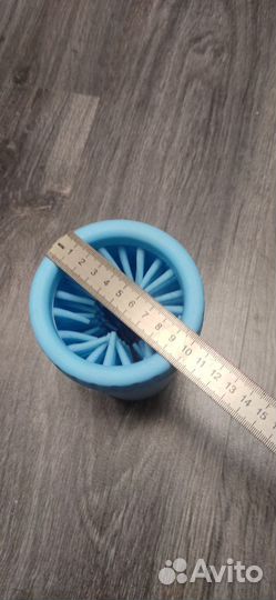 Щетки, перчатка и лапомоойка для собак