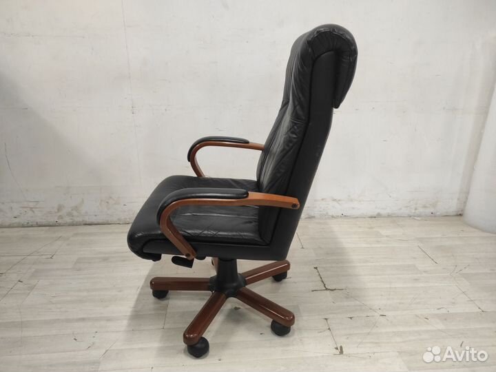 Кресло руководителя paris б/у (кожа) 12622