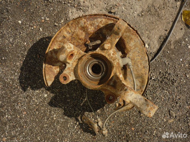 Поворотный кулак передний левый BYD F3