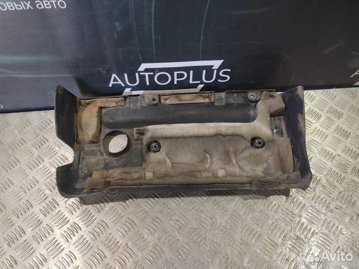 Декоративная накладка двигателя Toyota Corolla