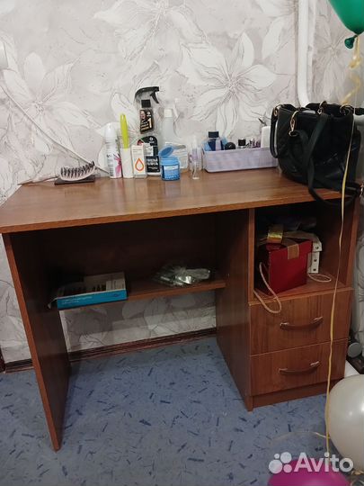 Письменный стол для школьника