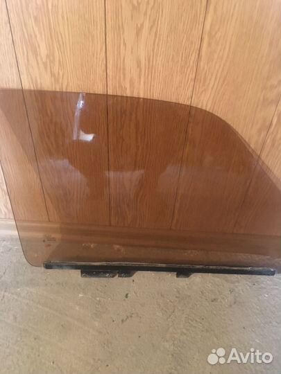 Стекла боковые передние на Волгу