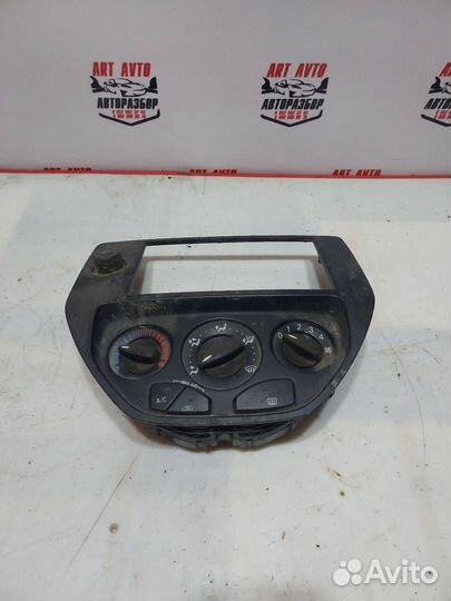Блок управления печкой Ford Focus zx4
