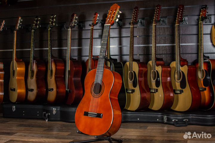 Классическая гитара Naranda + Аксессуары