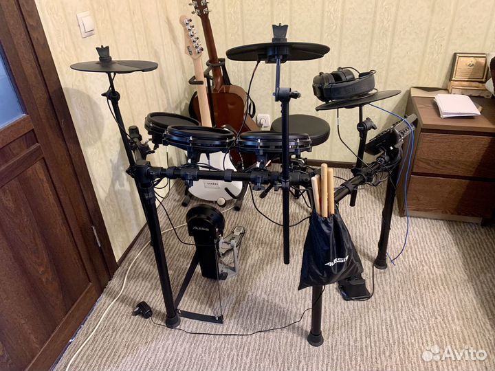 Электронные барабаны alesis nitro mesh kit