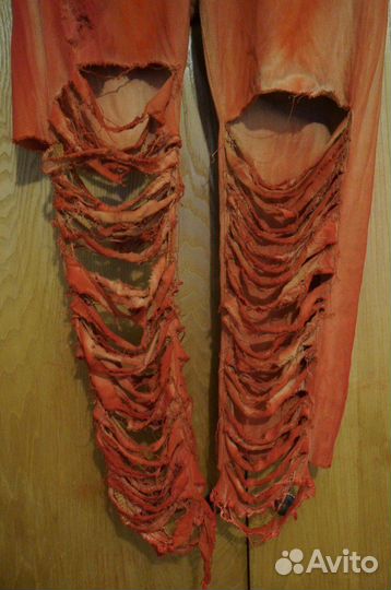 Джинсы очень рваные кровь кастом