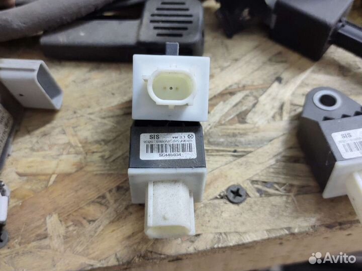 Датчик удара бок перед Kia Cerato 3 2012-2018