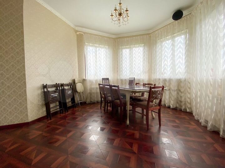 Коттедж 262 м² на участке 12 сот.