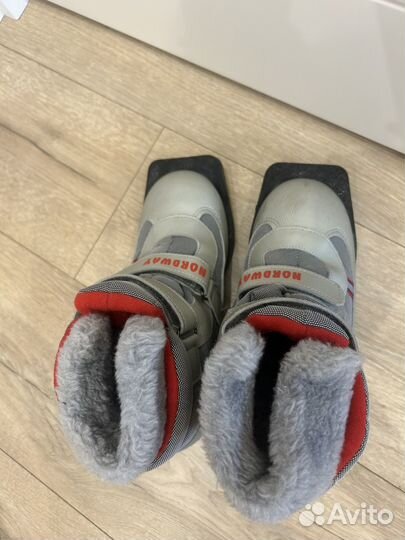 Лыжные ботинки