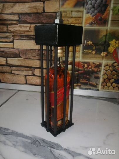 Клетка для бутылки с гайками в подарок