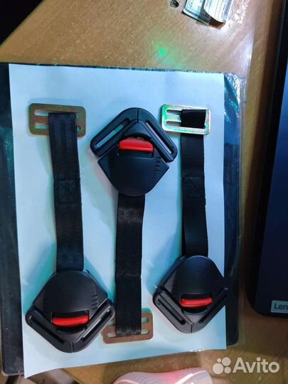 Замок детского автокресла