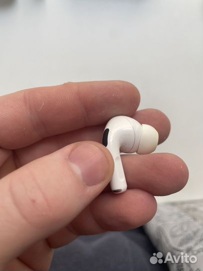 Наушники apple airpods pro правый