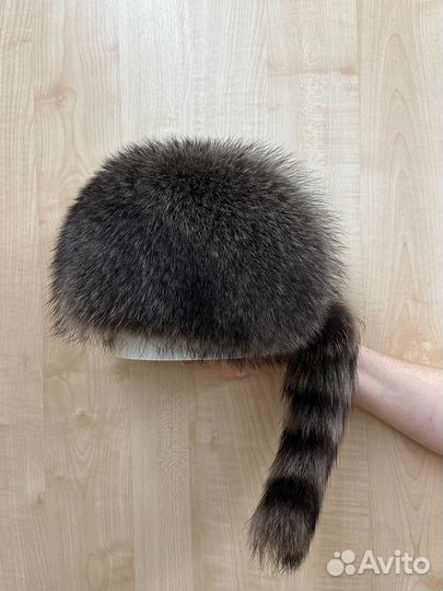 Шапка из натурального меха енота