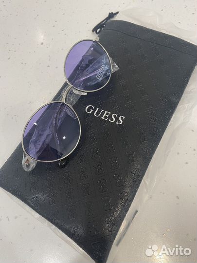 Солнцезащитные очки женские guess