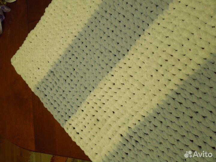 Детский плед из плюшевой пряжи. Ручная работа