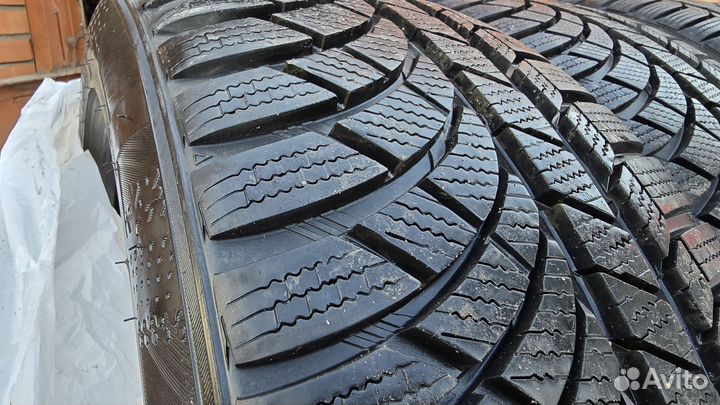 Kumho WinterCraft WP72 245/45 R20 103V