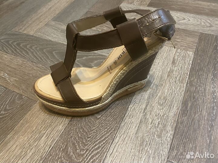 Босоножки женские 37 размер