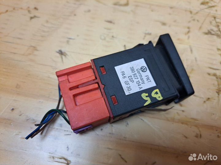 Кнопка в салон Volkswagen Passat 3B3 AWT 2004