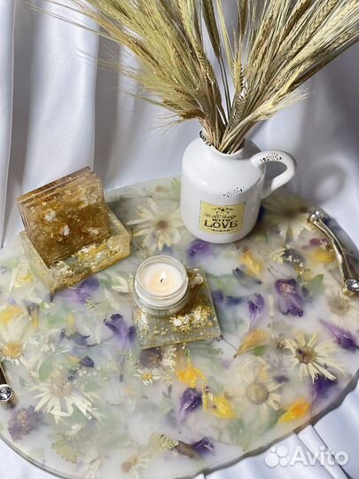 Поднос из эпоксидной смолы с цветами