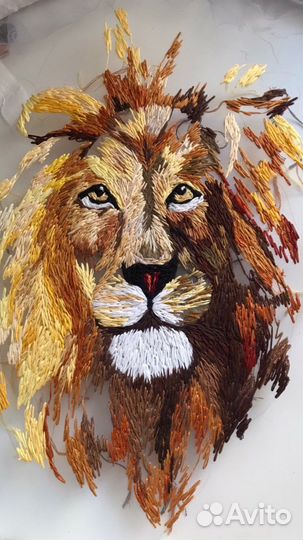 Вышивка на одежде, вышивальщица,художник