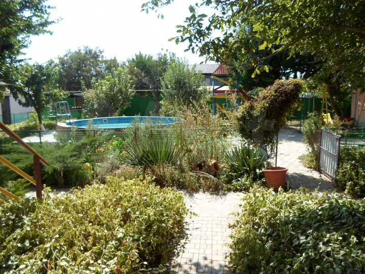 Комната 30 м² в 8-к., 2/2 эт.