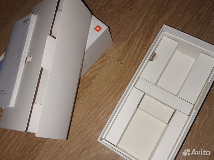 Коробка от телефона