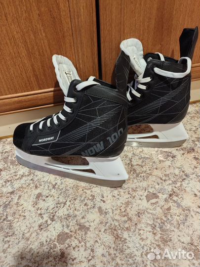 Коньки хоккейные