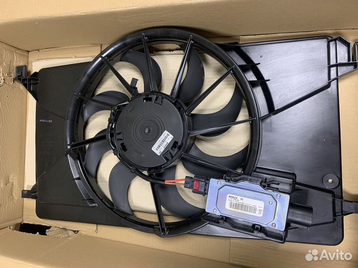 Вентилятор охлаждения радиатора Ford Focus 1740023