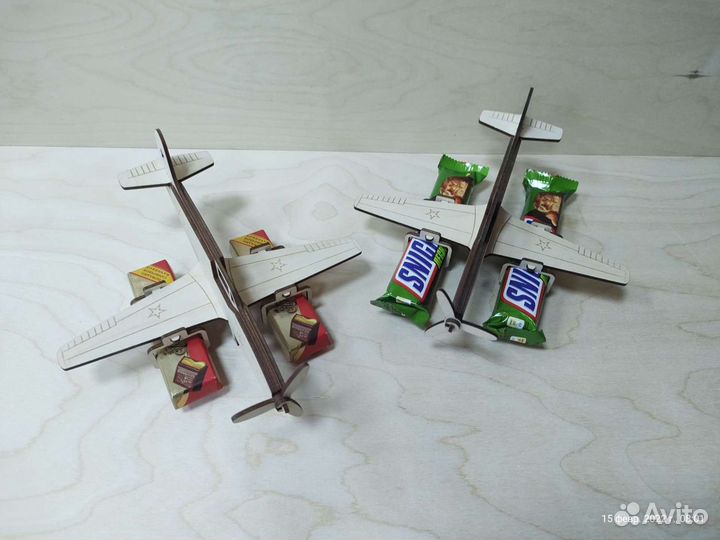 Подарок на 23 февраля самолетик