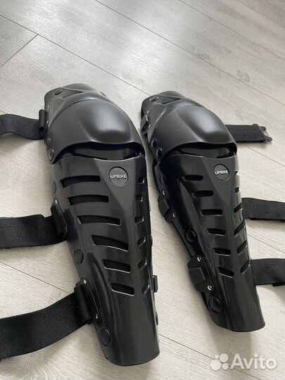 Мотонаколенники