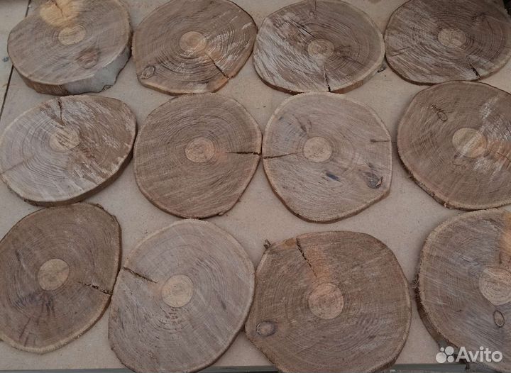 Слэб дерева и спилы