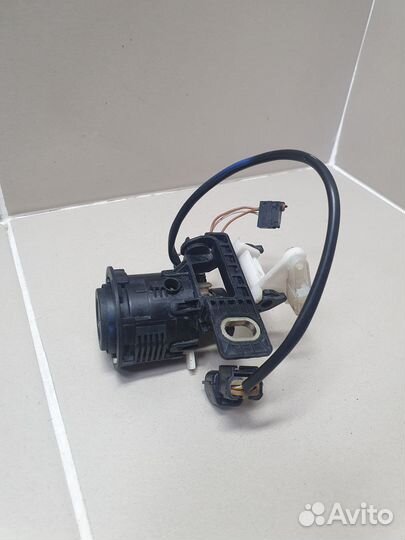 Личинка замка крышки багажника Mitsubishi Carisma