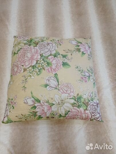 Подушка новая 70х70