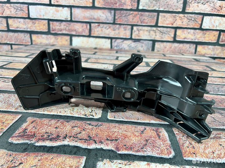 Кронштейн бампера заднего Polo sedan 6 2020