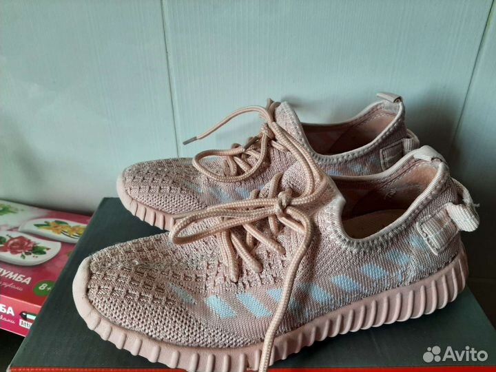 Кроссовки для девочки