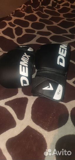 Боксерские перчатки